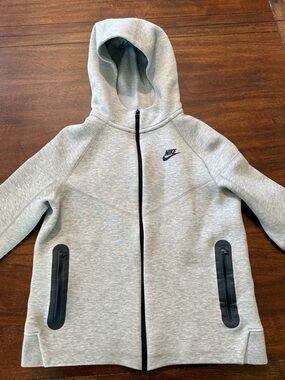 Nike Kids Light Gray Full-Zip Hoodie with Black Accents